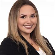 Imparto clases de apoyo y enseñanza al alumnado sobre materias cómo Economía y Orientación Profesional, entre otras. Pero lo más importante es que siempre me adapto al alumno y sus circunstancias.