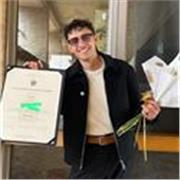 Profesor de ciencias sociales para primaria y bachillerato. Apoyo procesos de lectura y escritura. También ofrezco curso de música