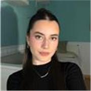 Estudiante universitaria con experiencia dando clases particulares de inglés a alumnos de la ESO. Dispongo del título nivel B2.