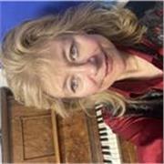 I am an enthusiastic, experienced and fun teacher. My lessons are aimed at technical skills and musical knowledge. 