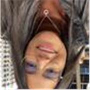 Tengo una licenciatura en educación infantil y soy bilingüe 
Tengo el idioma de inglés y español 