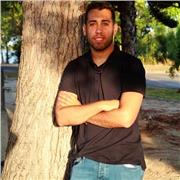 Soy periodista. Graduado en Periodismo y Comunicación Corporativa. Puedo dar clases de todas las ramas sociales y humanisticas.