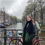 Je donne des cours particuliers d'anglais aux élèves niveau collège/lycée.