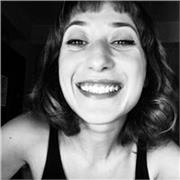 Mi chiamo Alessandra, faccio la giornalista, ho un master in critica giornalistica e mi occupo di cultura. 