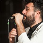 Diplomato in Conservatorio, offro lezioni di canto moderno e pianoforte d'accompagnamento