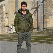 Physics tutor fluent in English, ready to help you master the subject