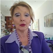 Docente di italiano impartisce lezioni di italiano e storia