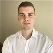 Laureato triennale in Chimica e chimica industriale offre ripetizioni in chimica, fisica e matematica