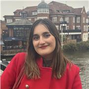 Estudiante de literatura inglesa en Escocia ofrece clases de inglés online a alumnos cursando desde Primaria hasta la universidad