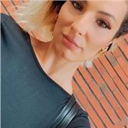 Soy una profesora con 3 años de experiencia me gusta enseñar a los niños siempre nos llevamos bien