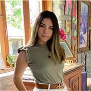 Profesora de español a niños pequeños