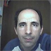 Diplomado en trabajo social con conocimientos en planificación y orientación.