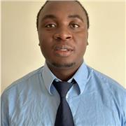 English tutor with versatile skills, helping students achieve fluency with confidence.