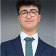 Soy una persona extrovertida y preparada que actualmente esta en el segundo año en la carrera de Estudios Internacionales
