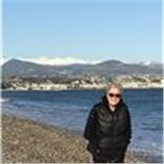 Prof de soutien à la langue française. Je suis retraitée et ancienne directrice de la communication pour de grands groupes.