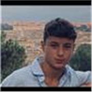Sono un ragazzo di quarta superiore che studia presso il liceo scientifico Farnesina di Roma. Fornisco ripetizioni di matematica , italiano e scienze a studenti di medie e elementari. Ho una media alta e voti come 9 e 10 in materie come matematica, scienz