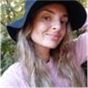 Profesora de yoga y meditación para niños de diferentes edades