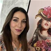 I give private professional and comprehensive lessons for beginners who want to learn graphic design