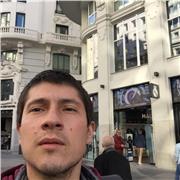 Conocimiento de informática básica y fundamentos de ingeniería de software, apto para todas las edades, conocimiento en marketing digital y diseño gráfico