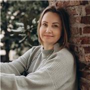 Insegnante madrelingua russa, laureata in economia ed informatica, appassionata di storia e handmade offre le ripetizioni online