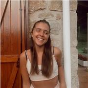Estudiante de 4º de Magisterio da clases de refuerzo escolar