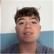 Estudiante de 18 años muy bueno enseñando que quiere estudiar magisterio y enseñar a niños de primaria y eso