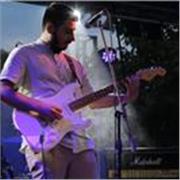 Non accontentarti di ascoltare la musica: suonala! Impara a suonare la chitarra elettrica con le mie lezioni personalizzate!