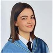 Profesora de Primaria con mención en Educación Musical. 