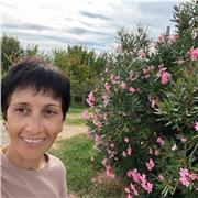 Profesora de matemática y física, con 12 años de experiencia, ofrece clases particulares para niños y adolescentes.