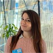 Insegnante di italiano e latino. Laureata, con esperienza. Lezioni a scuole elementari, medie e superiori a Napoli e online