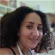 Studentessa del Liceo Umanistico (ex magistrale) di Bari impartisce lezioni ed aiuta a fare compiti a bambini delle elementari