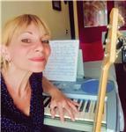 Maestra di canto ed esperta in didattica musicale per bambini impartisce lezioni di tecnica vocale finalizzate ai repertori musical, rock e pop per studenti di età e livelli diversi e propone corsi di propedeutica musicale per bambini da 0 a 11 anni