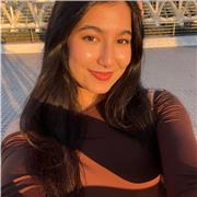 Profesora de inglés imparte clases por la tarde