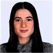 Maestra titulada en Pedagogía y con experiencia en impartición de clases y talleres a todas las edades y ámbitos.