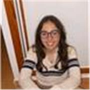 Estudiante con muy buenos resultados académicos que está dispuesta a alumnos de la ESO que necesitan el apoyo extra