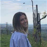 Laureanda in economia offre ripetizioni di italiano, storia, geografia, matematica