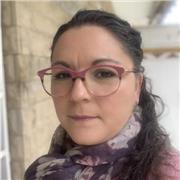 Profesora titulada en Biología con C2 de inglés para clases de ciencias de primaria y secundaria, de inglés a todos los niveles y de alemán nivel ESO. Disponibilidad lunes, miércoles, jueves y viernes