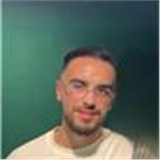 Profesor de francés para todas las edades y niveles, con un enfoque claro y práctico.