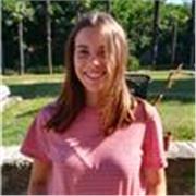 Graduada en Sociología, ofrece clases de sociología, métodos de investigación e italiano, online y presenciales.