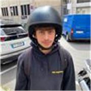 Offro lezioni coinvolgenti e amichevoli, per imparare insieme senza noia e con entusiasmo.