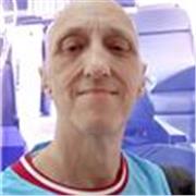 Soy profesor de inglés muy experimentado en la preparación de exámenes Cambridge