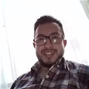 Profesor de artes imparte clases de dibujo a personas a partir de los 10 años de edad