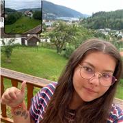 Étudiante, aide au devoir pour petits et grands