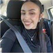 Capacitada para impartir clases de boxeo y otros deportes de contacto. Además de asignaturas como lengua y apoyo de primaria.