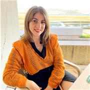 Opositora al cuerpo jurídico de letrados de la administración de justicia, tengo formación amplia en preparación de clases y por lo tanto adapto el nivel a las circunstancias del alumno (trabajo, tiempo disponible)