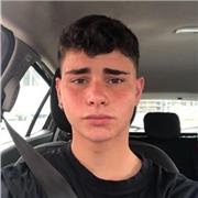 Profesor de Matemáticas imparte clases a niños de 6-14 años