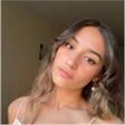 Profesora de química y biología, también de inglés