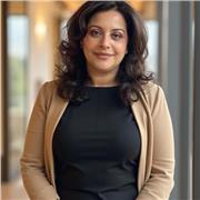 I am an independent coach that supports individuals looking to transition in their career and to be more effective presently