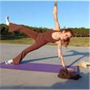 Yoga hatha para todo el mundo, lo puedo hacer mas duro p mas intrusivo, segun para quien sea la clase