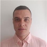 Profesor de contabilidad con conocimientos amplios y experiencia